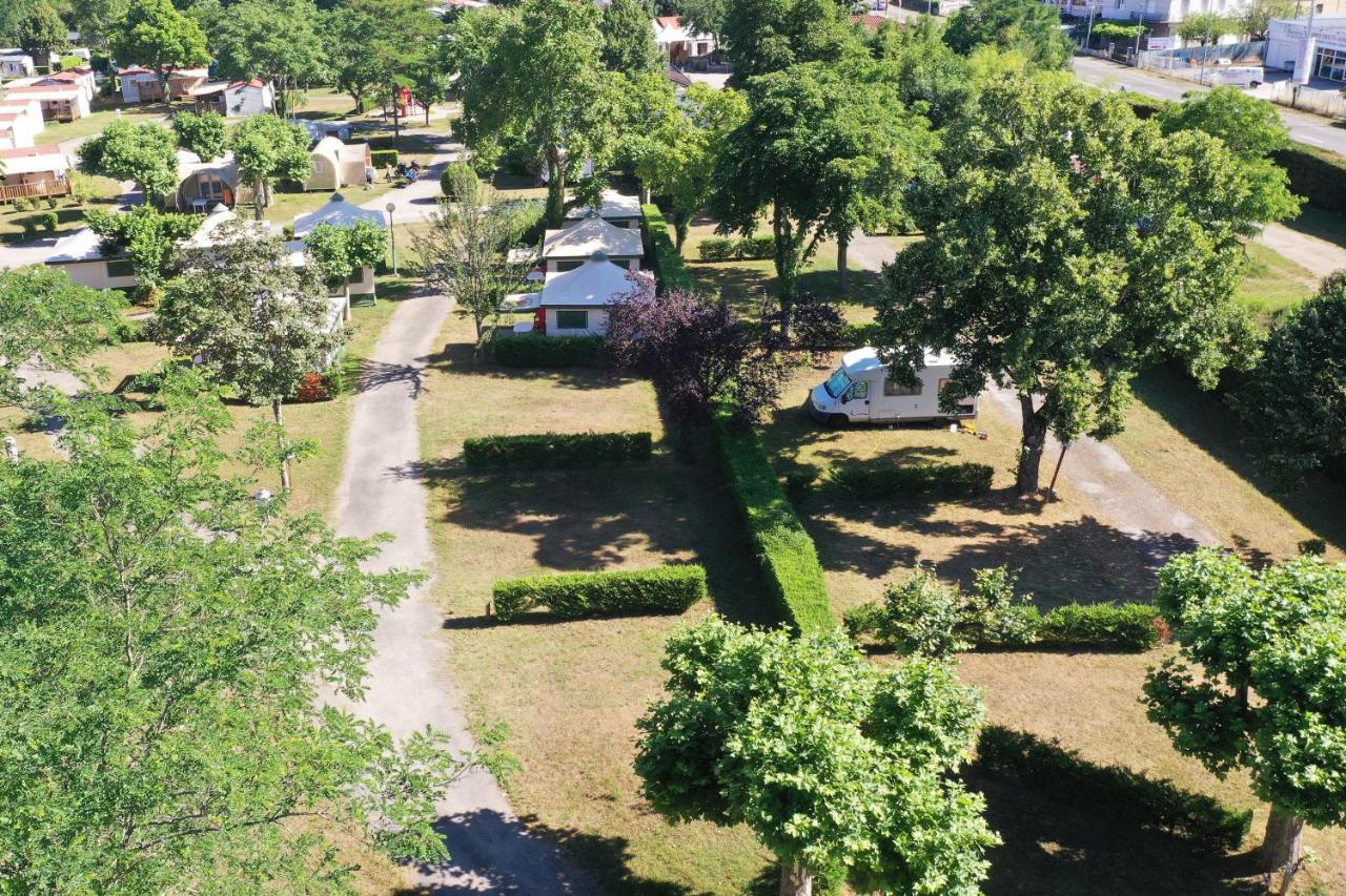 Camping du Lac Foix Bagian luar foto